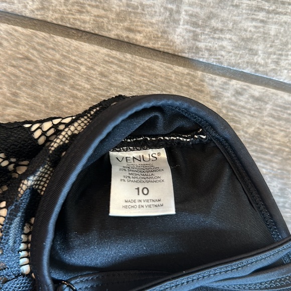 Black ladder, Lacy tie back one piece - Picture 6 of 7